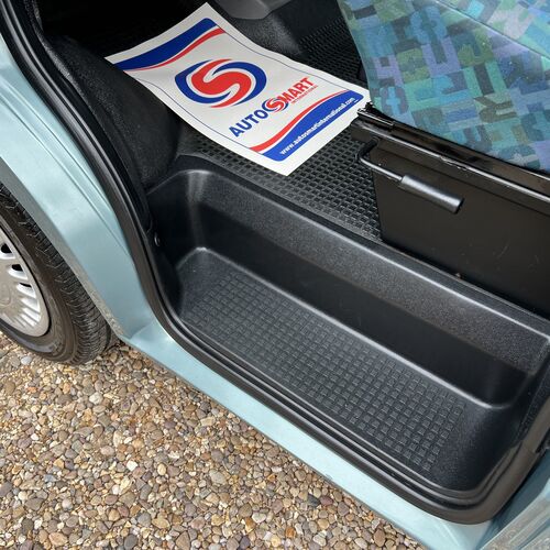 Bilbos Nektar Camper Van 4 Berth VW Transporter T4 SWB 2.5 TDi Automatic 04/2000