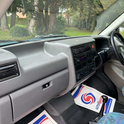 Bilbos Nektar Camper Van 4 Berth VW Transporter T4 SWB 2.5 TDi Automatic 04/2000