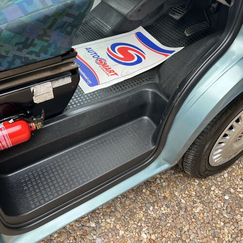 Bilbos Nektar Camper Van 4 Berth VW Transporter T4 SWB 2.5 TDi Automatic 04/2000