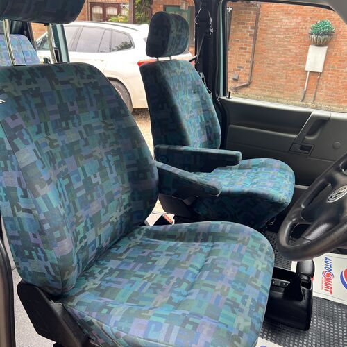 Bilbos Nektar Camper Van 4 Berth VW Transporter T4 SWB 2.5 TDi Automatic 04/2000