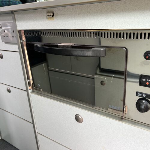 Bilbos Nektar Camper Van 4 Berth VW Transporter T4 SWB 2.5 TDi Automatic 04/2000