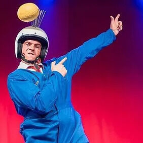 DAN THE HAT (Comedy juggler)