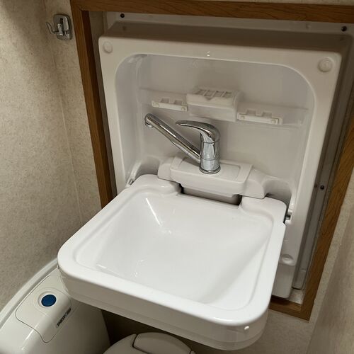 2007 Mercedes Sprinter 315 CDi 2148cc Luxury 3 Berth Camper Van LWB - Huge Spec