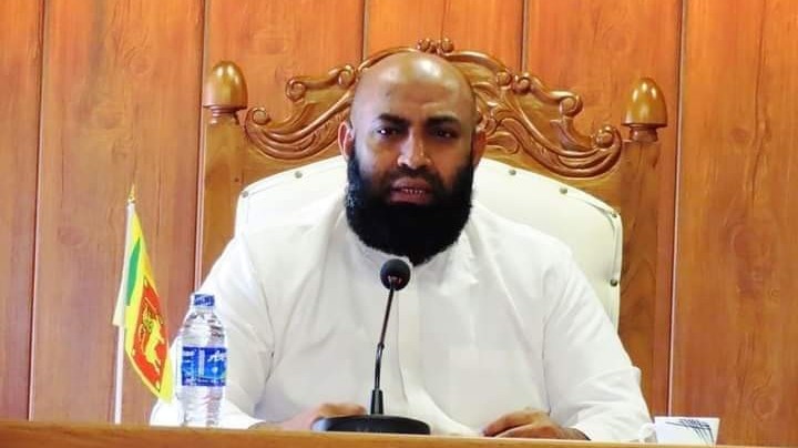 வீதிகளை மறித்து செய்யும் வியாபாரத்திற்குத் தடை