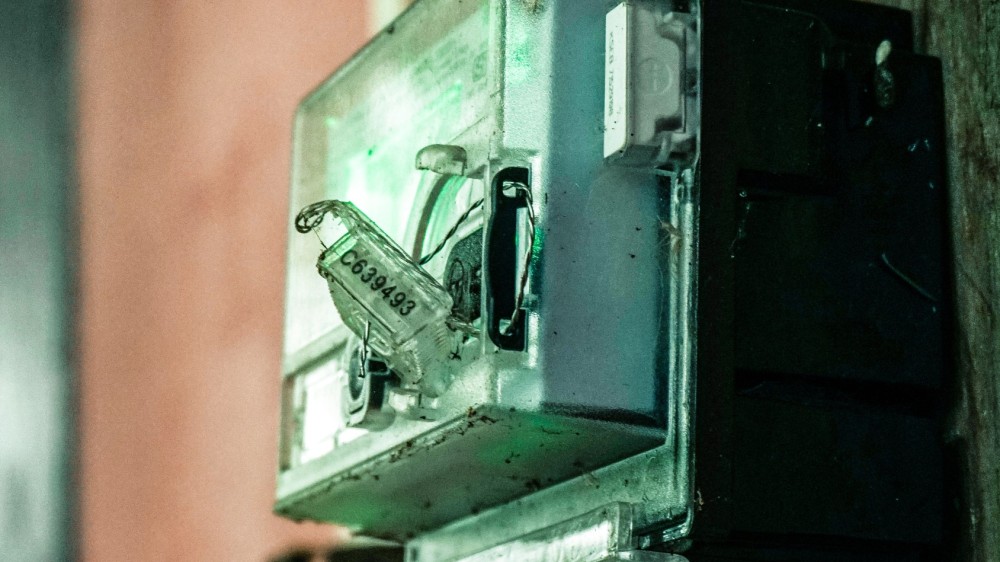 மின் கட்டணம் நிலுவையில் இருந்தால் மின் இணைப்பு துண்டிப்பு