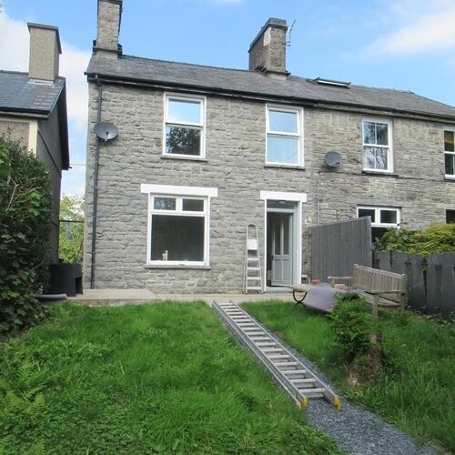 1 Bryn Gwyn  
