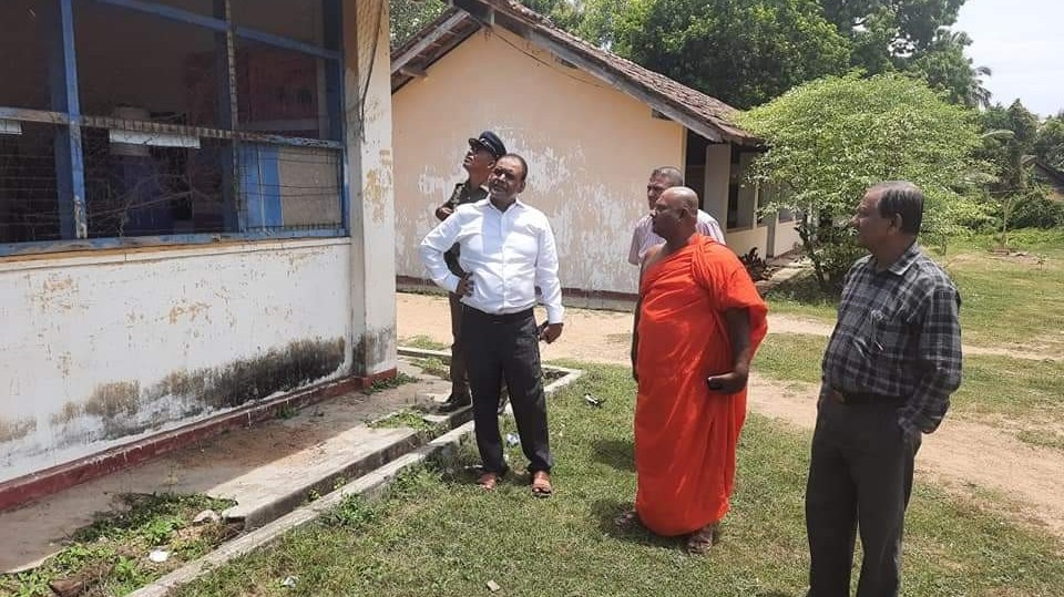 பாடசாலை குறைகளைக் கண்டறிய  கள விஜயம் செய்த ஹரீஸ்