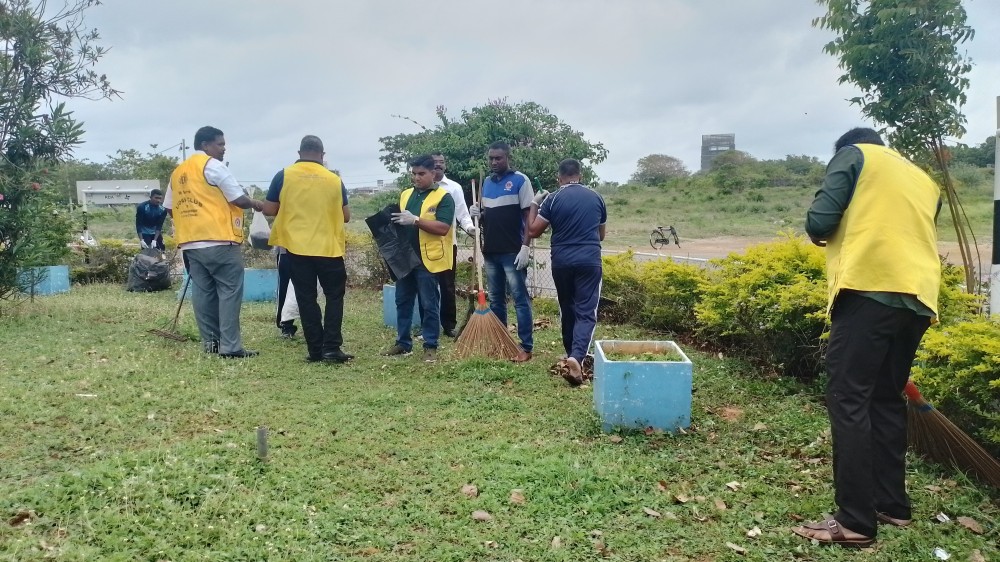 துப்புரவு செய்யப்பட்ட யாழ்ப்பாணம் பண்ணை கடற்கரை பகுதி