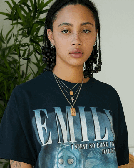 AMANDINE: Graphic Designer