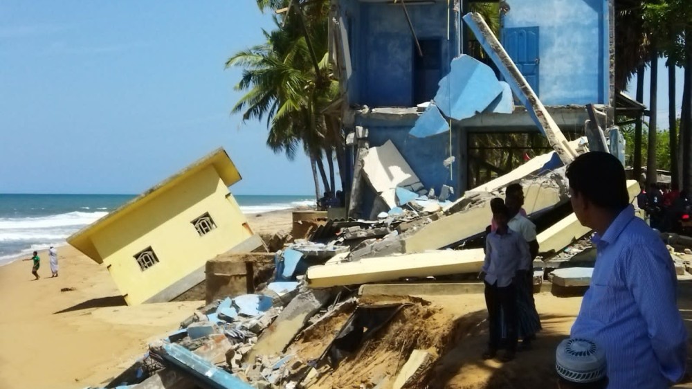 வாழ்வாதார உதவியும், இழப்பீடும் வழங்குக