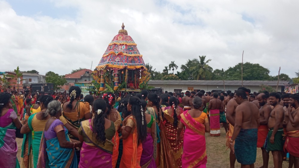 ஸ்ரீசெல்வமுத்துமாரி அம்மன் ஆலயத் திருவிழாவில் 10ம் நாள் தேர்த்திருவிழா