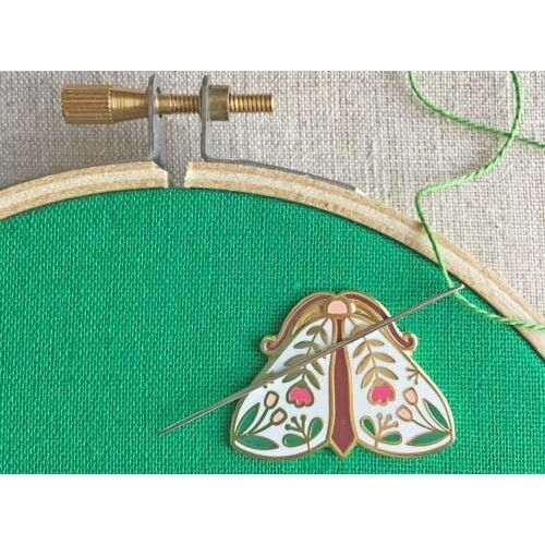 Cloud Craft Moth Needle Minder