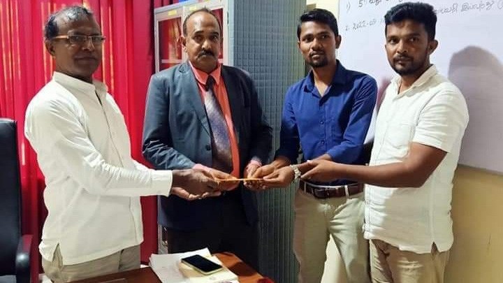 தனது ஊதியத்தையே தானம் செய்யும்  தவிசாளர் - சலூட்