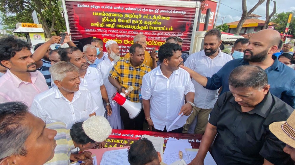 புத்தளத்திலும் கையெழுத்து திரட்டும் நடவடிக்கை