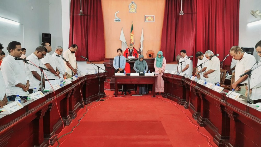 மாநகர சபையில் மௌன அஞ்சலி