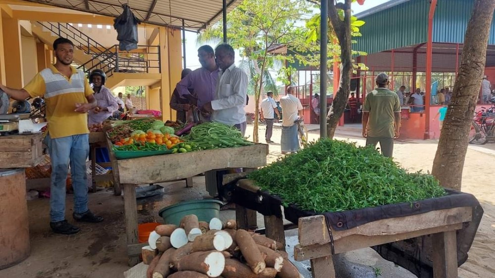 நிந்தவூரில் ஆரம்பிக்கப்பட்ட வாராந்த சந்தை