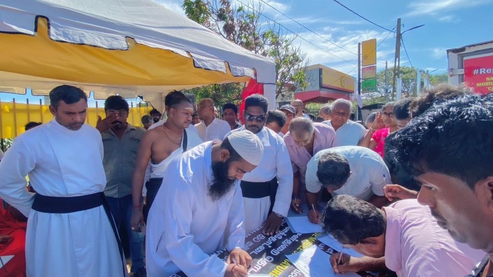 காலியில் மக்களின் பேராதரவுடன் கையெழுத்து திரட்டும் நடவடிக்கை  முன்னெடுப்பு