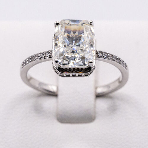 Moissanite stone set on 925 sterling silver ring