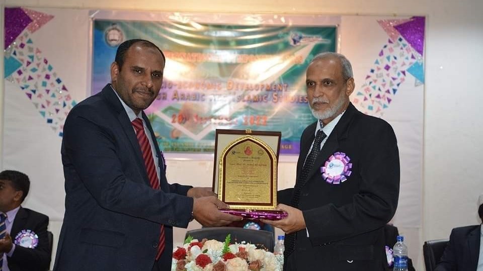 பொருளாதாரப் பிரச்சினைகளுக்கு தீர்வு கொடுக்க ஆராய்ச்சியாளர்கள் வேண்டும்