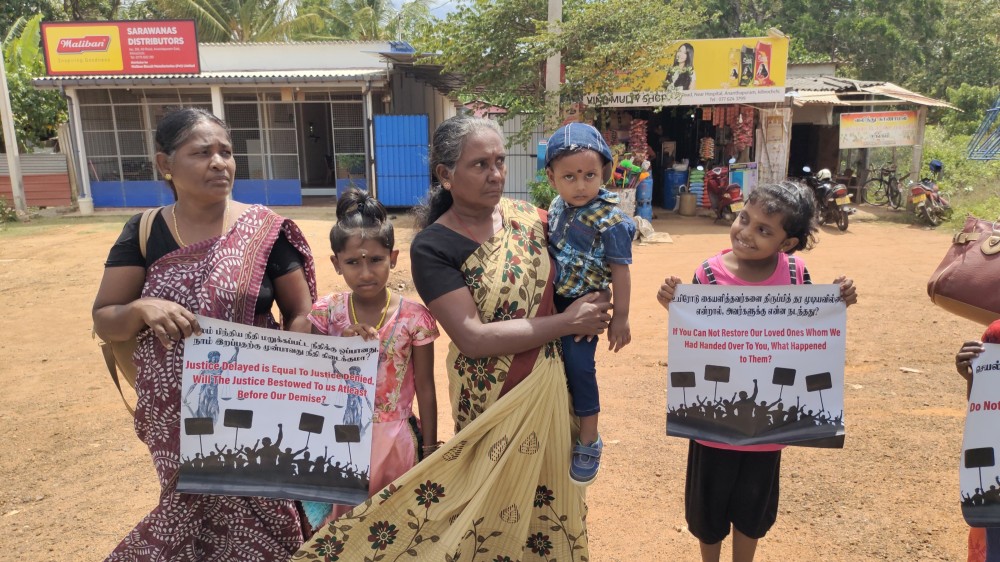 காணாமல் ஆக்கப்பட்டோரின்  உறவுகளின் கவனயீர்ப் போராட்டம்