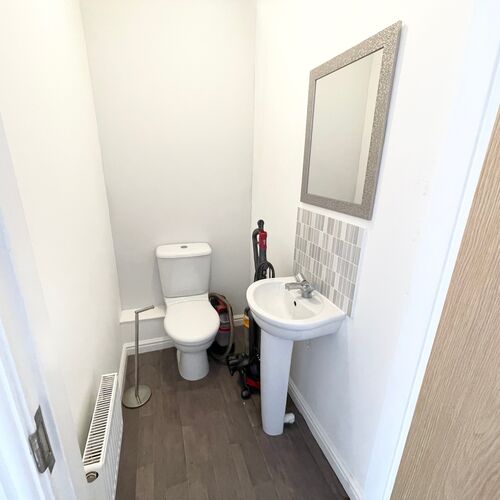 Lonydd Glas, Llanharan, CF72 9FZ