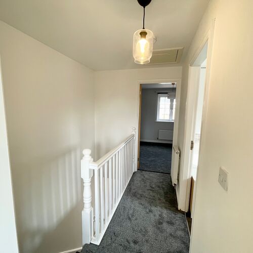 Lonydd Glas, Llanharan, CF72 9FZ