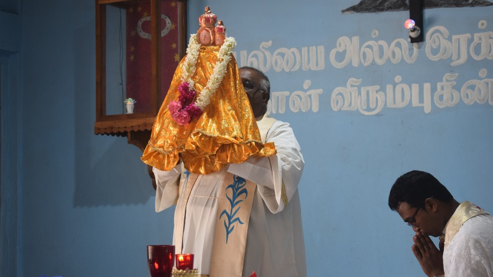 பேசாலை 100 வீட்டுத் திட்டத்தில் புனித செபமாலை அன்னையின் பெருவிழா