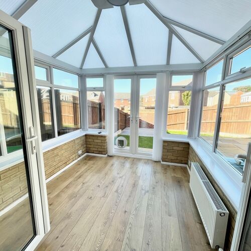 Lonydd Glas, Llanharan, CF72 9FW