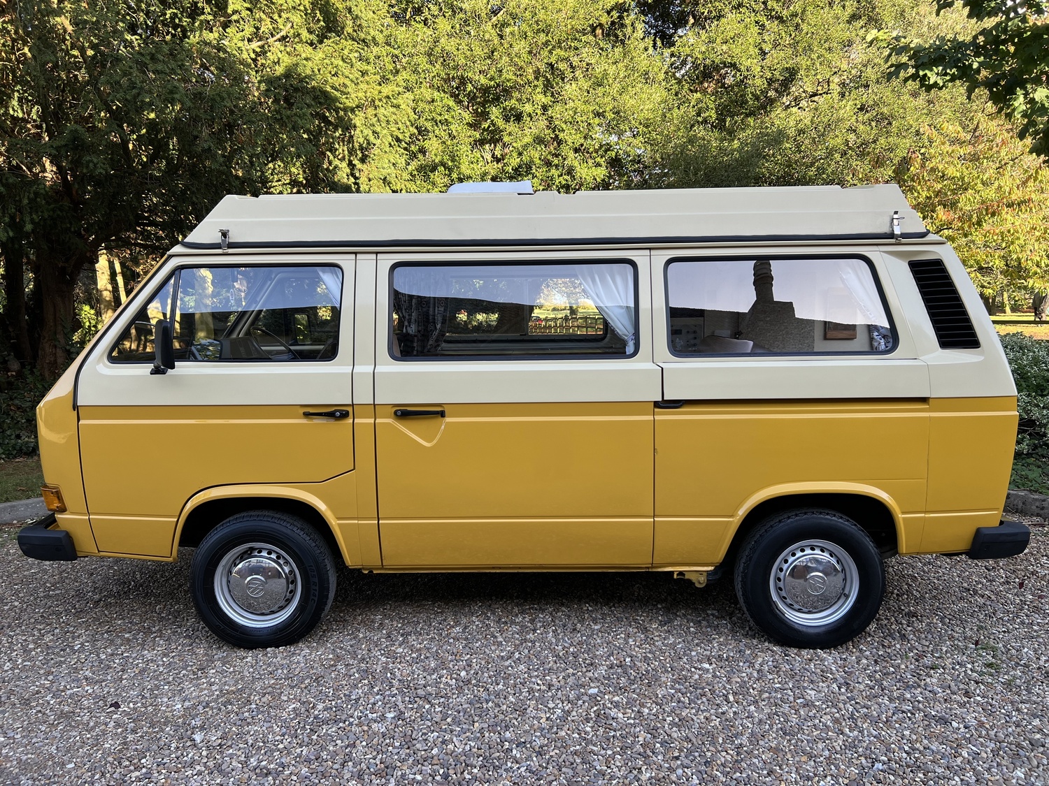 1982 VW Caravelle T25 Camper Van 4 Berth Yellow/Cream 2.0 Petrol
