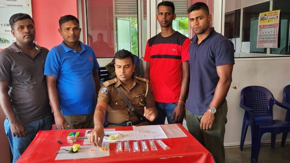 போதை மருந்துகளுடன் இருவர் கைது