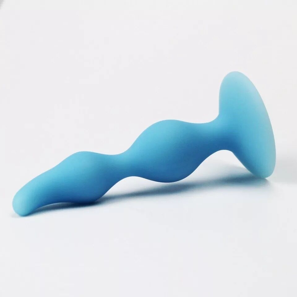 Nessus Play anal plug with suction cup shaped for deeper sensation