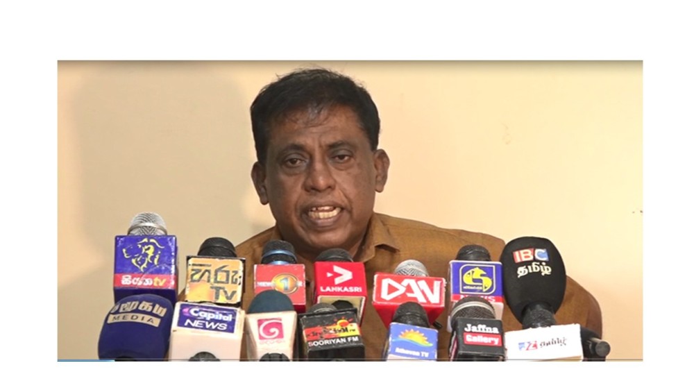 முன்னாள் பாராளுமன்ற உறுப்பினர் எம் கே சிவாஜிலிங்கம் தனது அலுவலகத்தில் நடாத்திய ஊடக மாநாடு