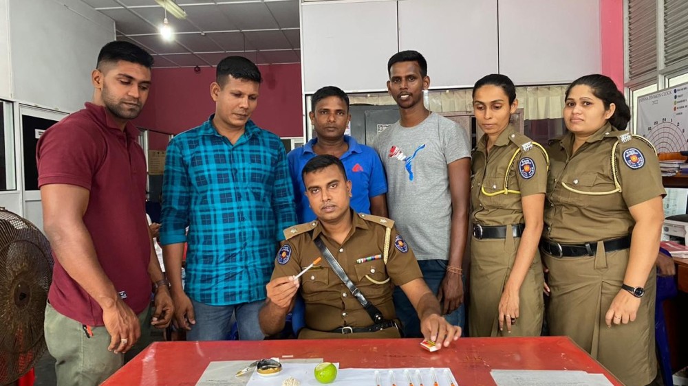 போதை மருந்து ஊசி மூலம் ஏற்றியவர்கள் கைது