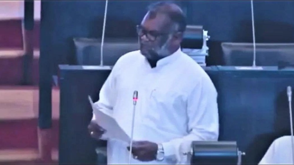 பயன்படுத்த வேண்டும்  - ஜனா