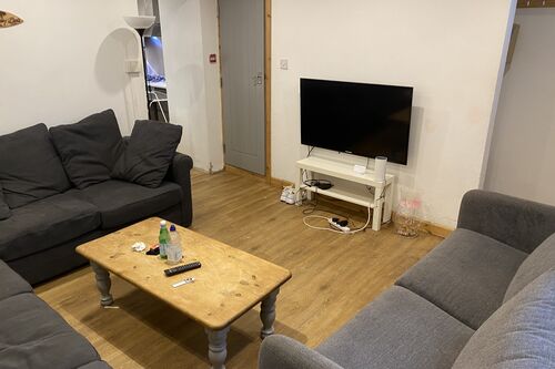 10 Cliff Mount Terrace