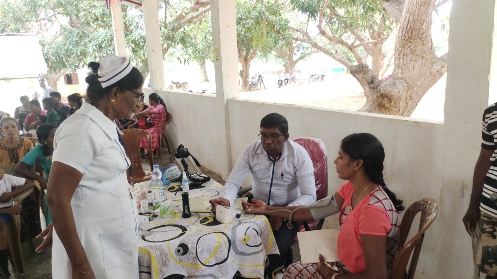 நடமாடும் மருத்துவ முகாம்