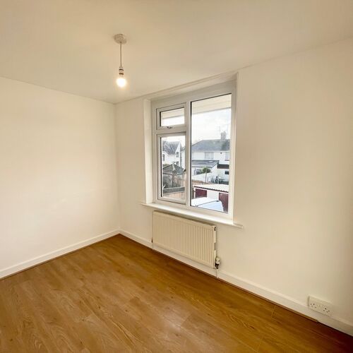 8 Heathfield Crescent, Llanharan, CF72 9RU