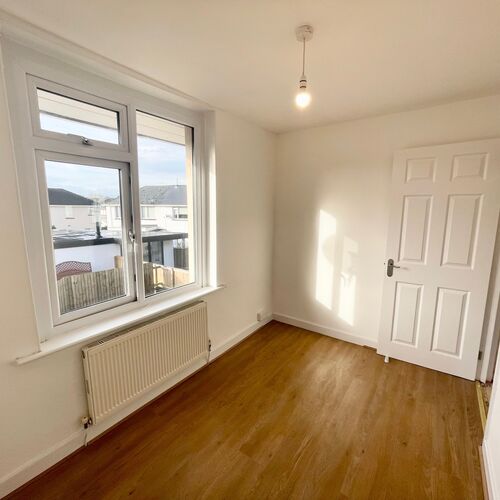 8 Heathfield Crescent, Llanharan, CF72 9RU