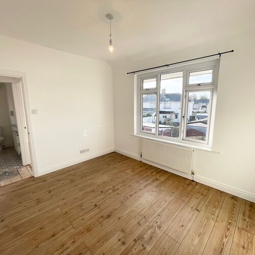 8 Heathfield Crescent, Llanharan, CF72 9RU