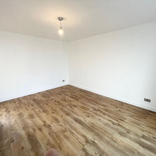 8 Heathfield Crescent, Llanharan, CF72 9RU