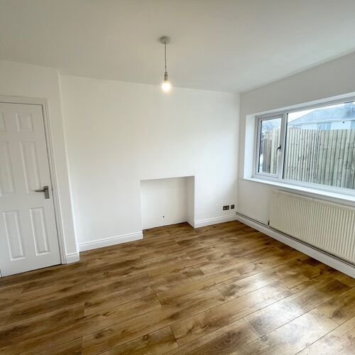 8 Heathfield Crescent, Llanharan, CF72 9RU