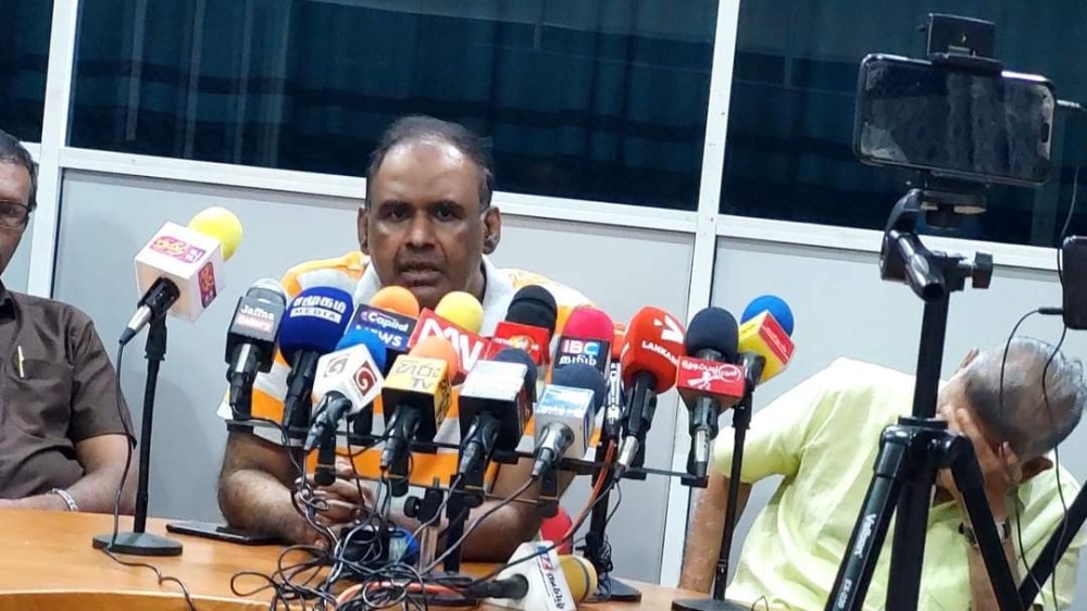 தமிழ் தேசிய கூட்டமைப்பு இரு முகம் காட்டுகின்றது - ஹரீஸ் எம். பி சீற்றம்