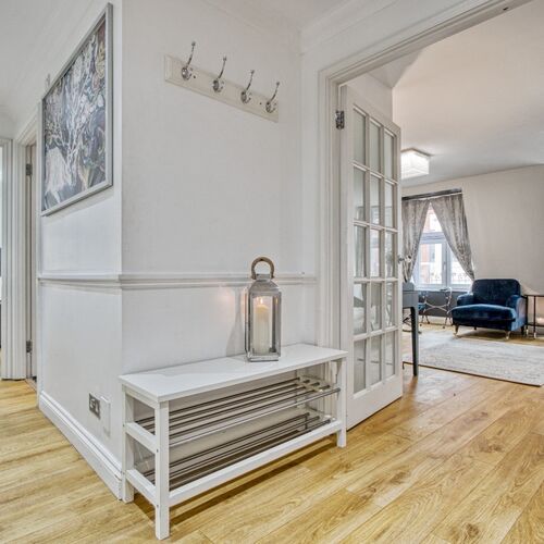 Short Let- Mark House, Maddox St