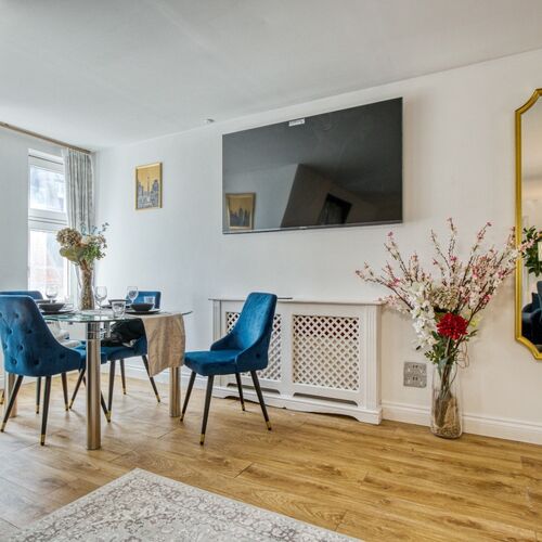 Short Let- Mark House, Maddox St