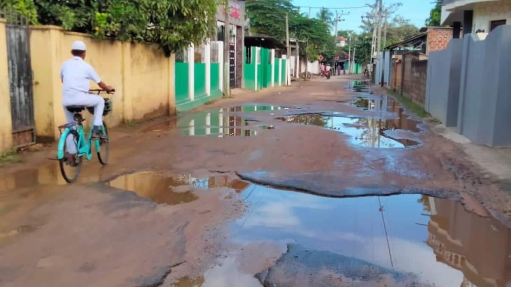 படுமோச நிலையில் வீதி