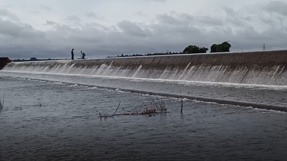 வான் பாயும் கனகாம்பிகை குளம் அச்சம் கொள்ளத் தேவையில்லை