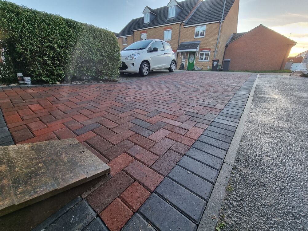 Gallery | Hd Landscaping | Landscape Gardening | Garden Maintenance Leighton Buzzard | Garden Design Bedfordshire