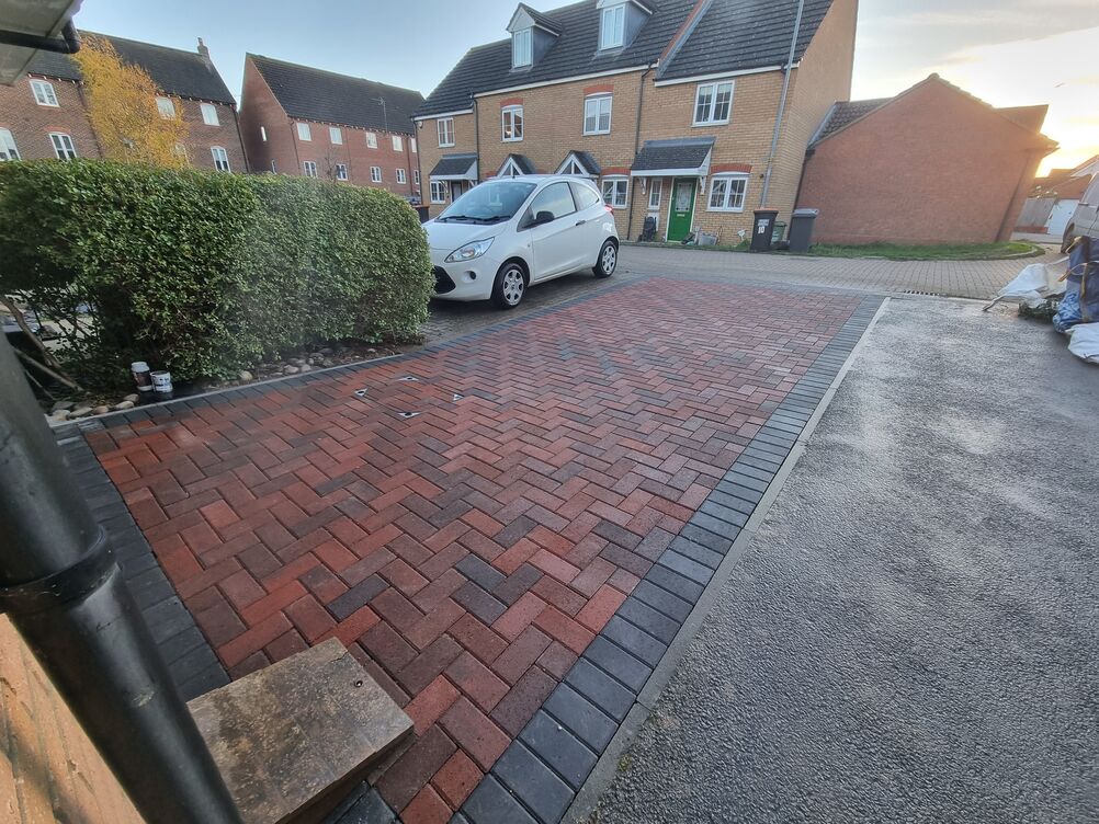 Gallery | Hd Landscaping | Landscape Gardening | Garden Maintenance Leighton Buzzard | Garden Design Bedfordshire
