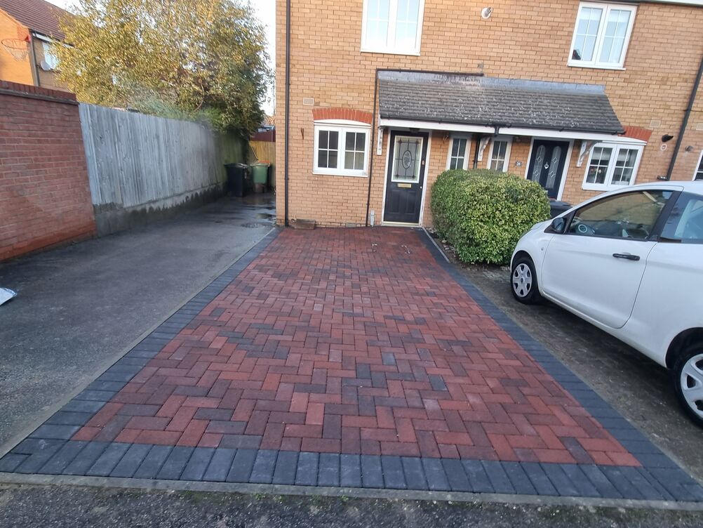 Gallery | Hd Landscaping | Landscape Gardening | Garden Maintenance Leighton Buzzard | Garden Design Bedfordshire