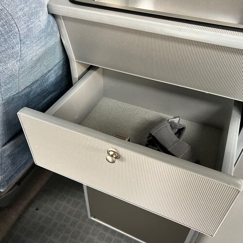 Toyota Regius WELLHOUSE Camper Van 4 Berth 2.7 Petrol Automatic